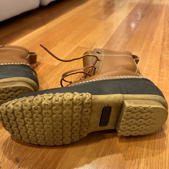 L.L. Bean Boot - Picture 2 of 6